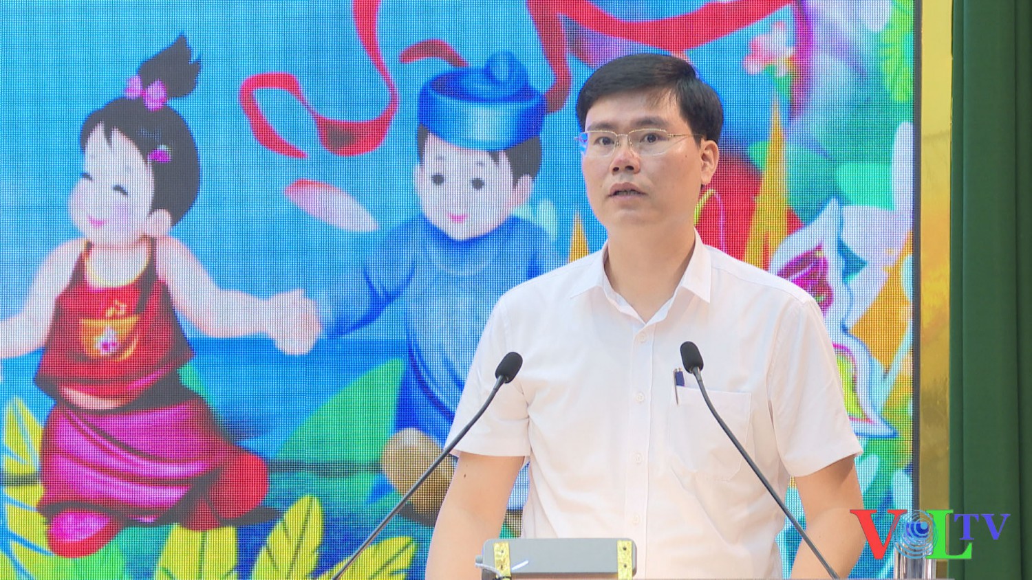 dong chi le minh ngoc chu tich ubnd xa vinh tru phat bieu tai hoi nghi